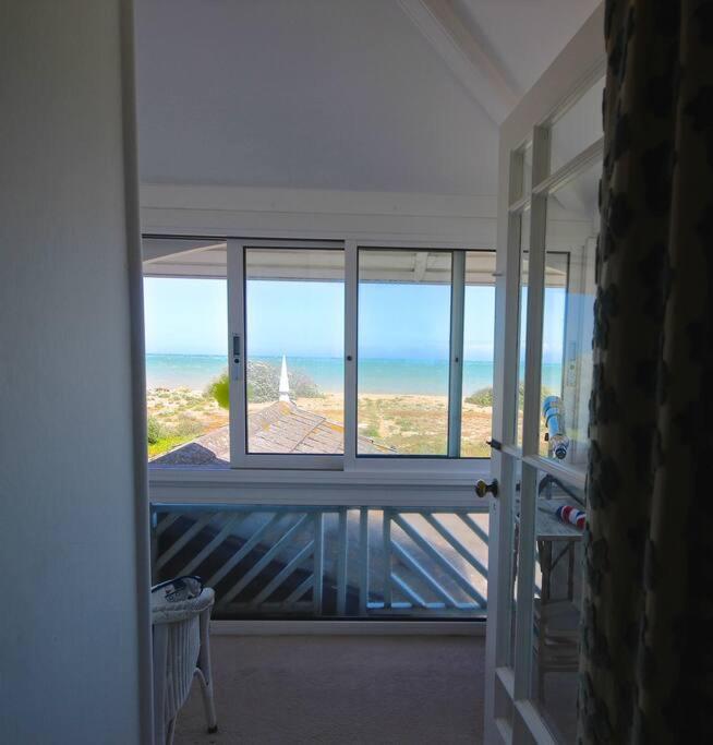 Downsview Vila Kingsdown  Exterior foto
